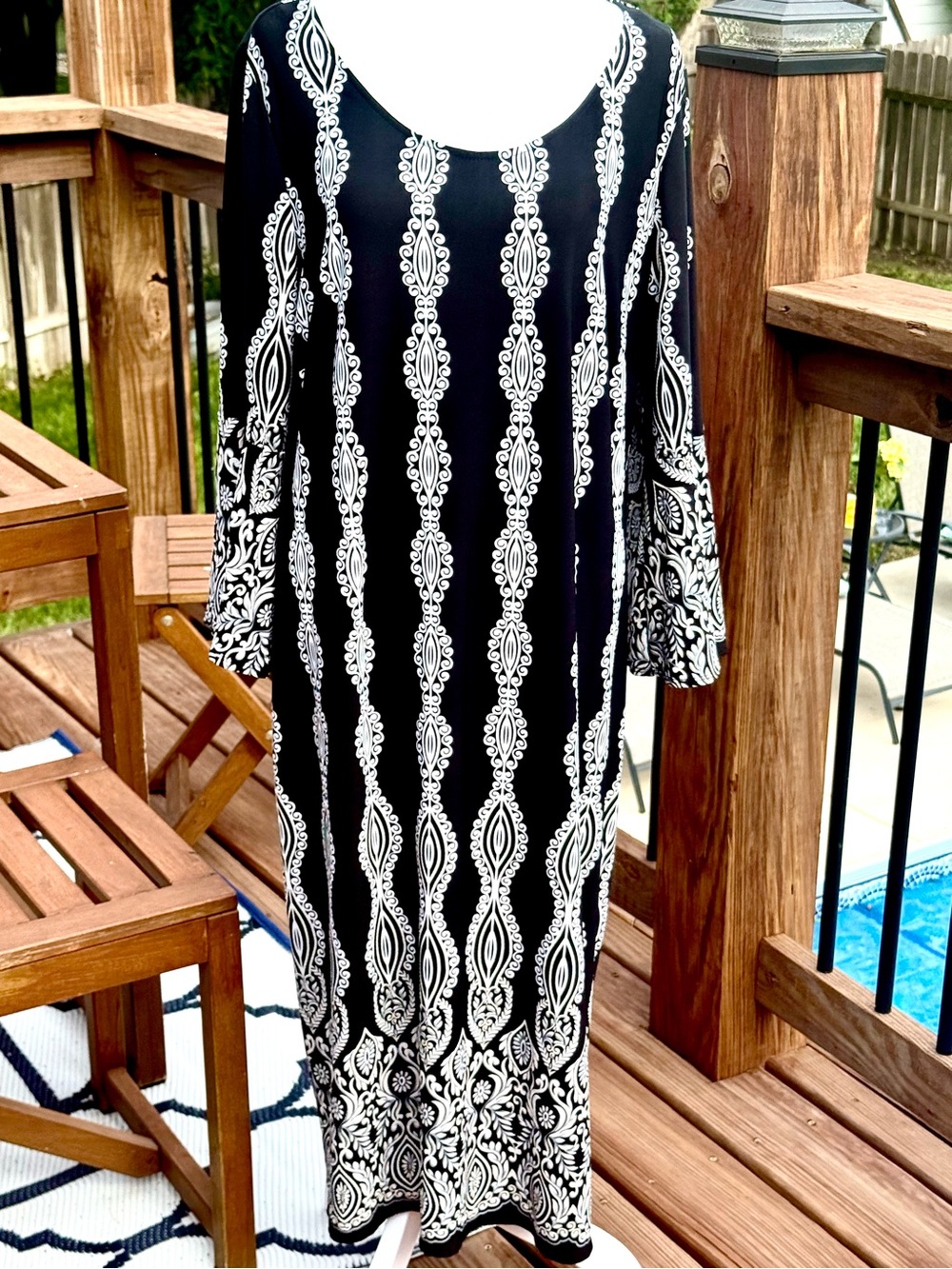 Glamour: Bohemian Style Black and White Full-Coverage Dress size 18